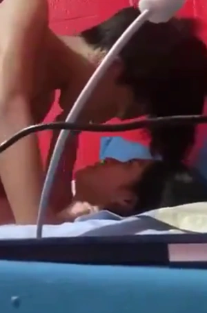 Goyangan Cowoknya Cepat Banget Sampe Si Cewek Kesakitan